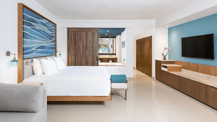 Junior Suite Pool Walkout 